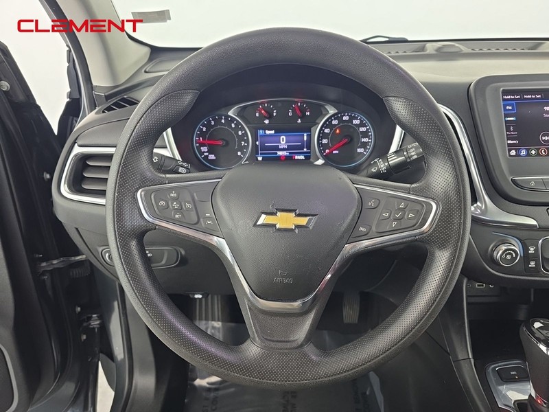 Chevrolet Equinox Vehicle Full-screen Gallery Image 13