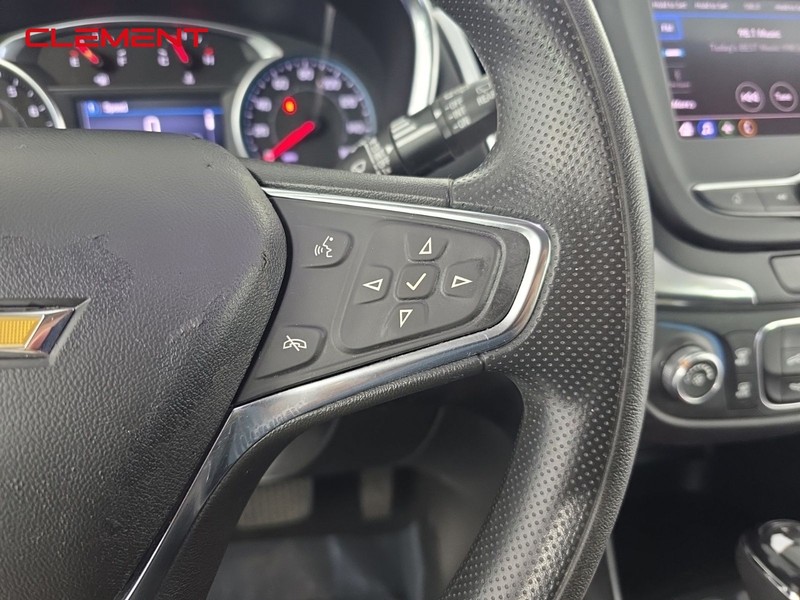 Chevrolet Equinox Vehicle Full-screen Gallery Image 15