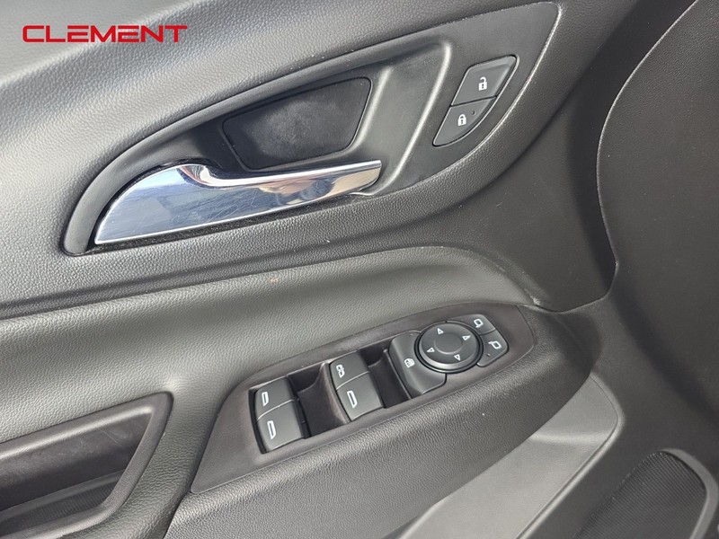 Chevrolet Equinox Vehicle Full-screen Gallery Image 22