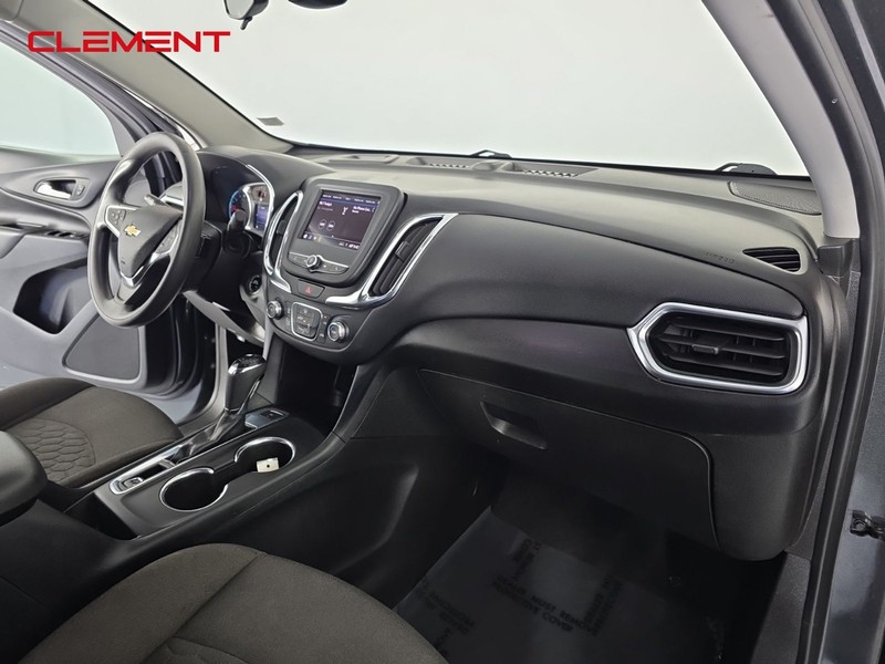 Chevrolet Equinox Vehicle Full-screen Gallery Image 30