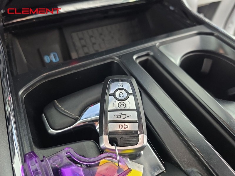 Ford F-150 Vehicle Full-screen Gallery Image 23