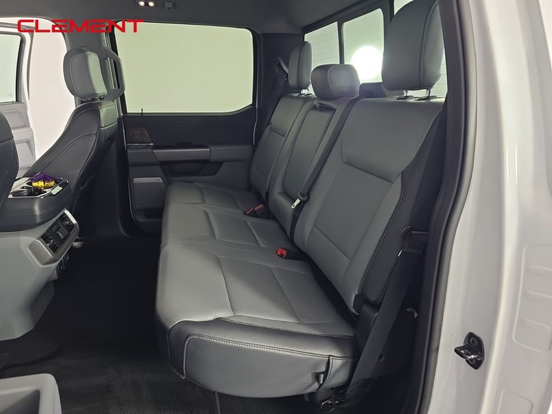 Ford F-150 Vehicle Full-screen Gallery Image 29