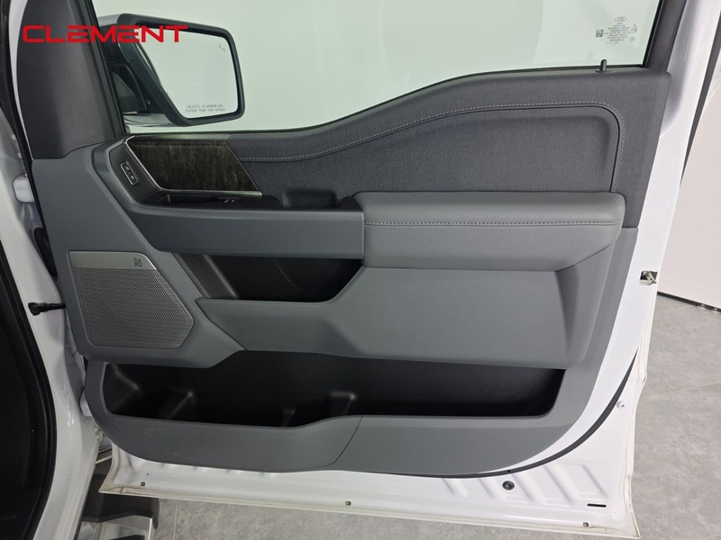 Ford F-150 Vehicle Full-screen Gallery Image 33