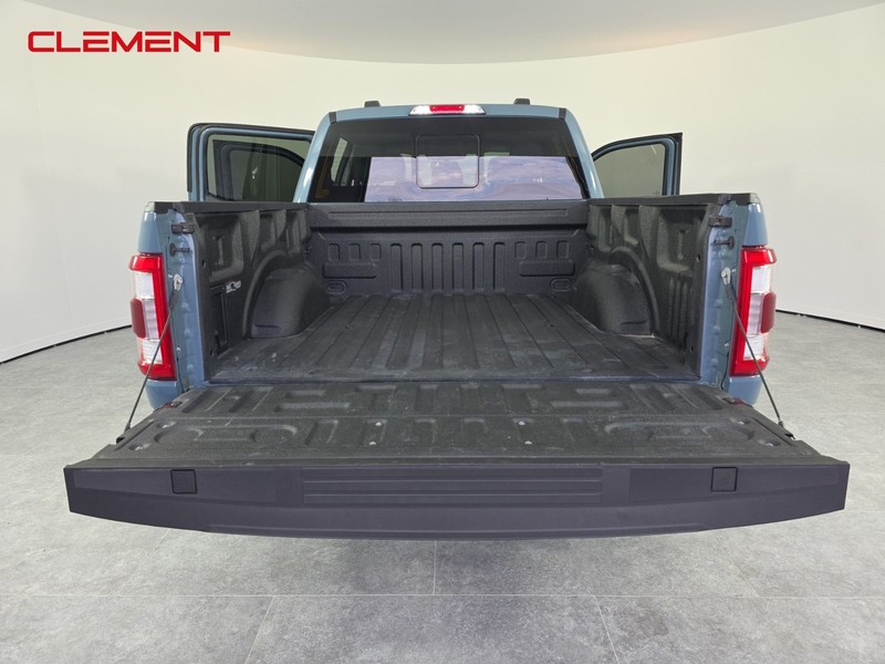 Ford F-150 Vehicle Full-screen Gallery Image 10