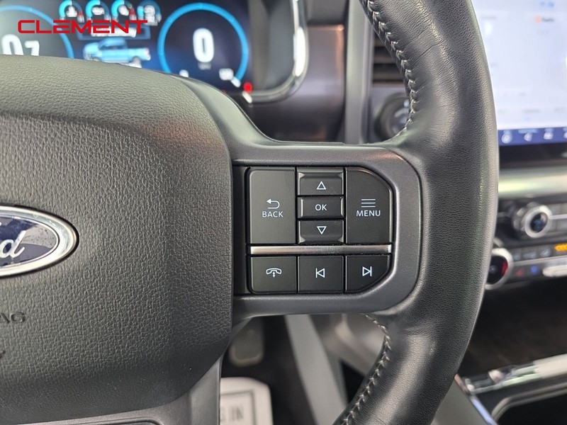 Ford F-150 Vehicle Full-screen Gallery Image 15