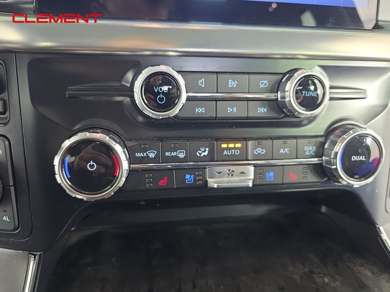 Ford F-150 Vehicle Full-screen Gallery Image 20