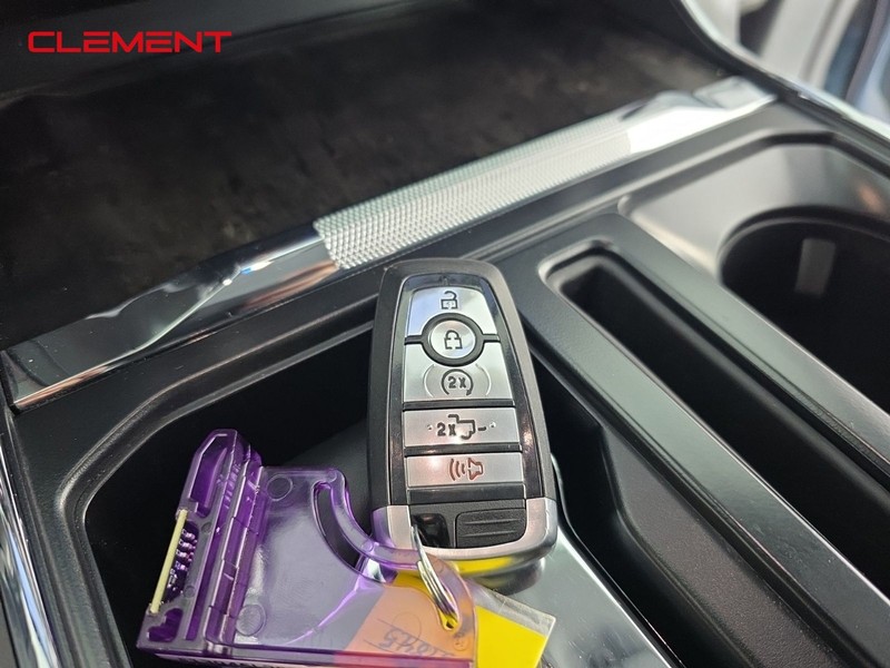 Ford F-150 Vehicle Full-screen Gallery Image 21