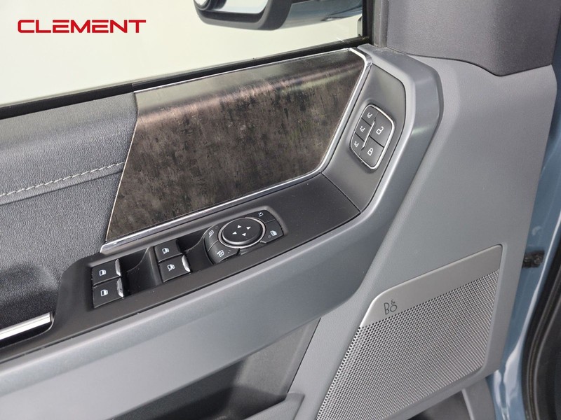 Ford F-150 Vehicle Full-screen Gallery Image 22