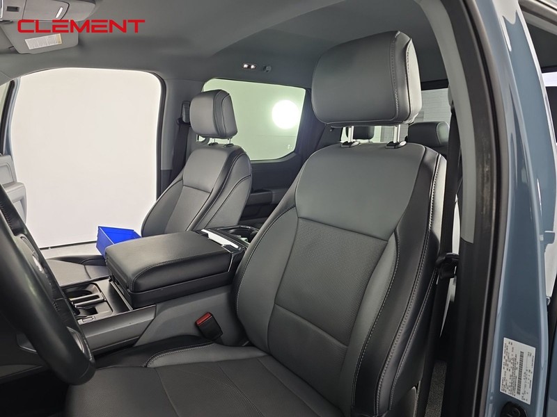 Ford F-150 Vehicle Full-screen Gallery Image 25