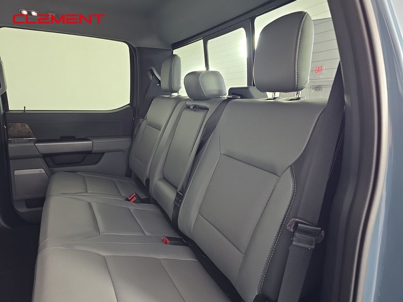 Ford F-150 Vehicle Full-screen Gallery Image 28