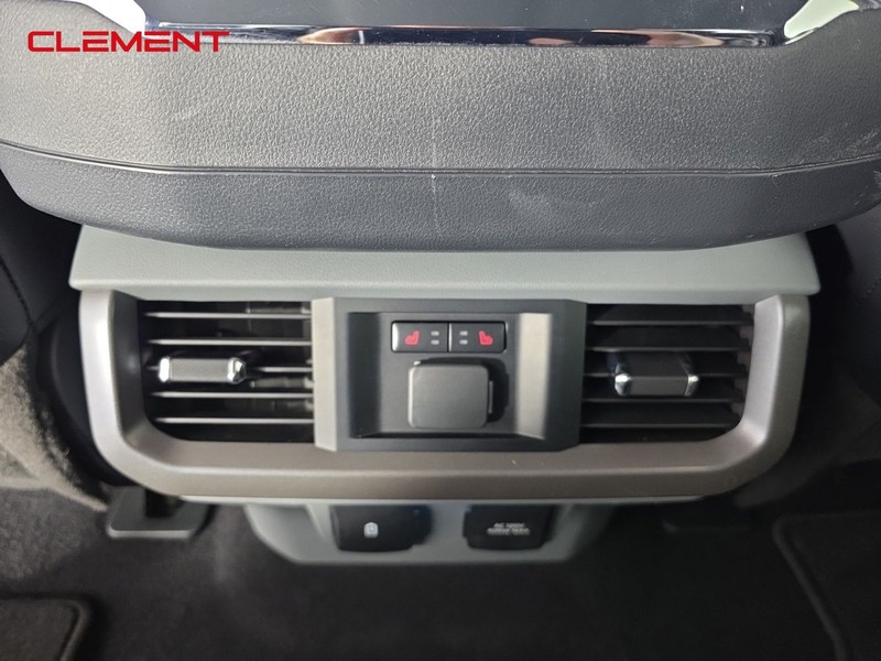 Ford F-150 Vehicle Full-screen Gallery Image 29