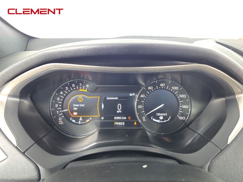 Lincoln MKZ Vehicle Full-screen Gallery Image 16