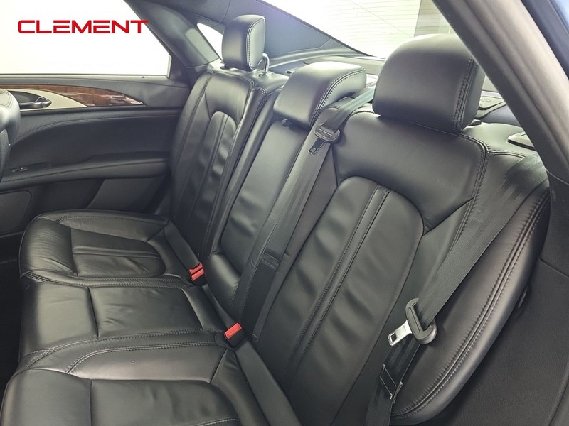 Lincoln MKZ Vehicle Full-screen Gallery Image 28