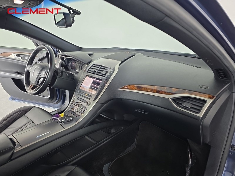 Lincoln MKZ Vehicle Full-screen Gallery Image 30