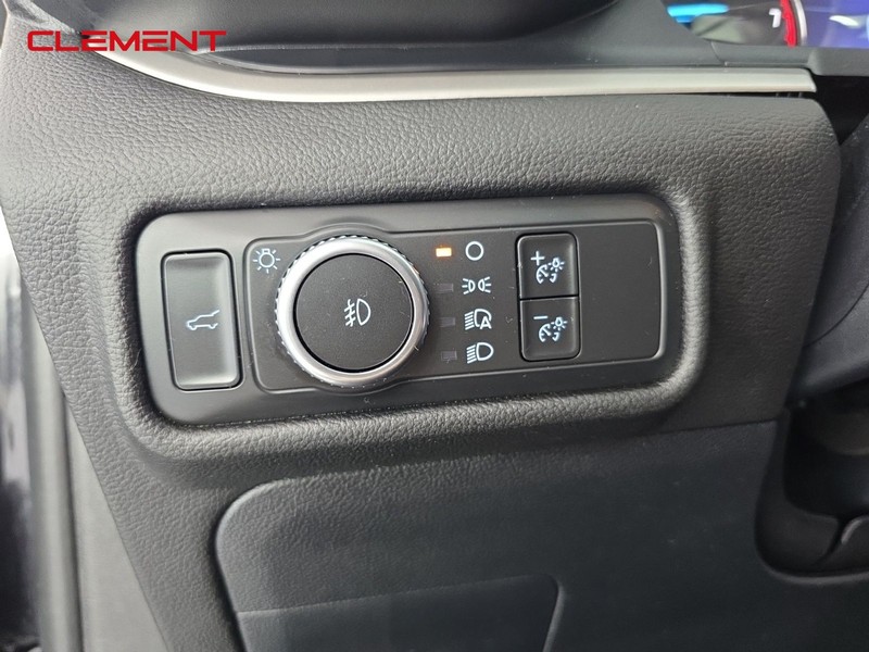 Ford Explorer Vehicle Full-screen Gallery Image 8