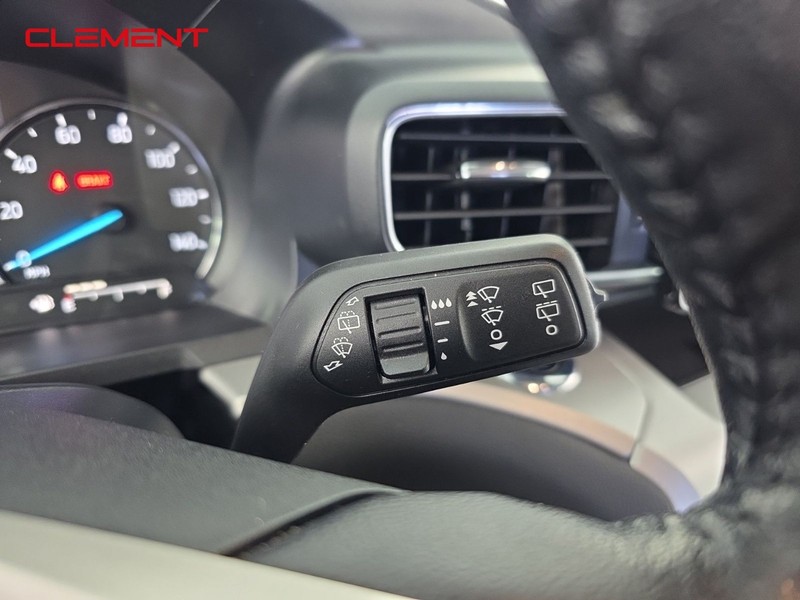 Ford Explorer Vehicle Full-screen Gallery Image 12