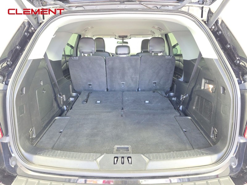 Ford Explorer Vehicle Full-screen Gallery Image 27