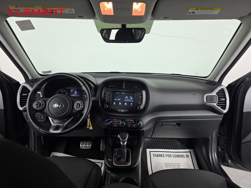 Kia Soul Vehicle Full-screen Gallery Image 10