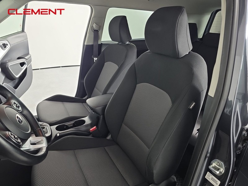 Kia Soul Vehicle Full-screen Gallery Image 24