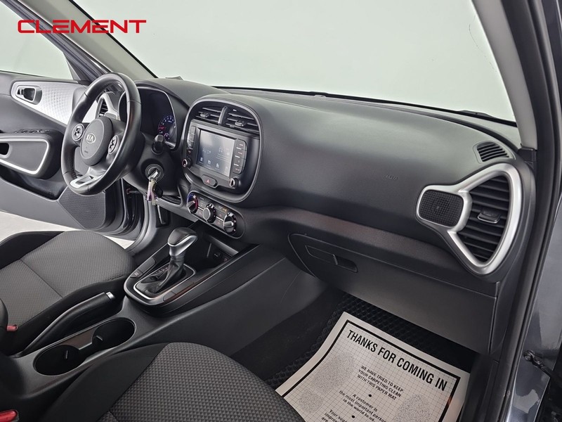 Kia Soul Vehicle Full-screen Gallery Image 29