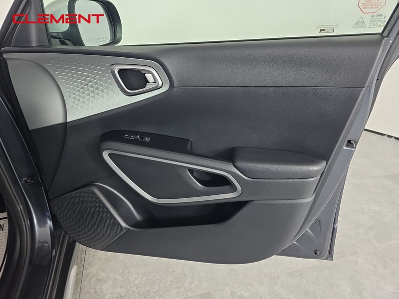 Kia Soul Vehicle Full-screen Gallery Image 30