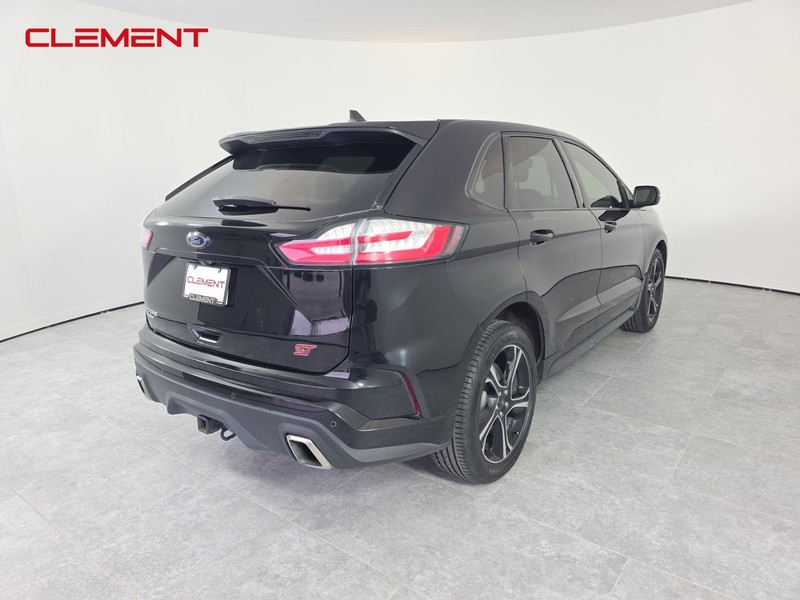 Ford Edge Vehicle Full-screen Gallery Image 6