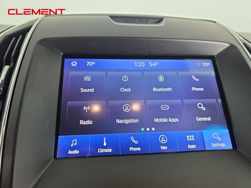 Ford Edge Vehicle Full-screen Gallery Image 17