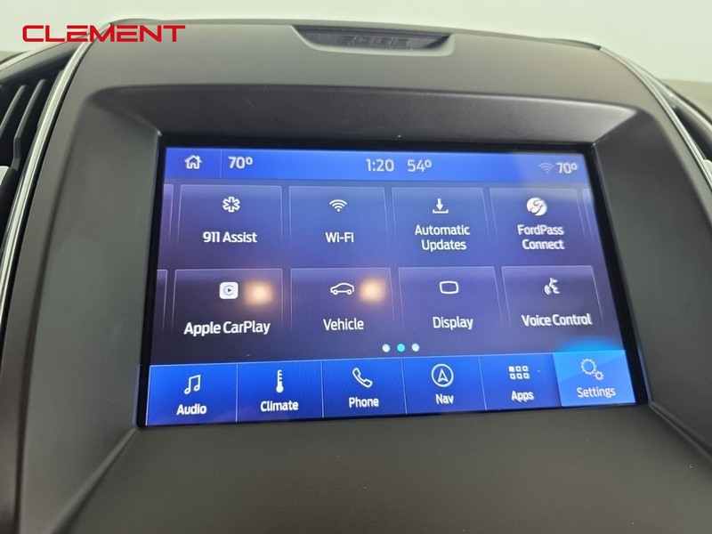 Ford Edge Vehicle Full-screen Gallery Image 18