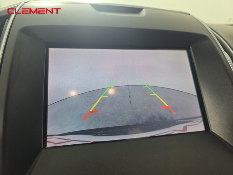 Ford Edge Vehicle Full-screen Gallery Image 20