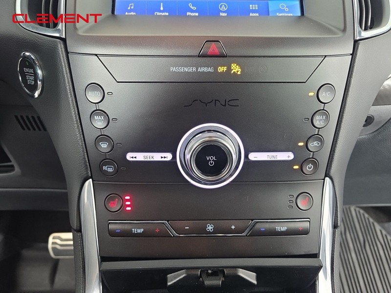 Ford Edge Vehicle Full-screen Gallery Image 21