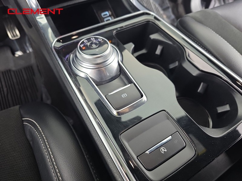 Ford Edge Vehicle Full-screen Gallery Image 22