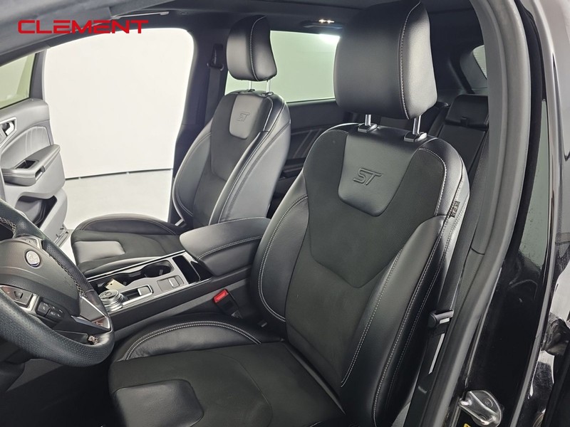 Ford Edge Vehicle Full-screen Gallery Image 28