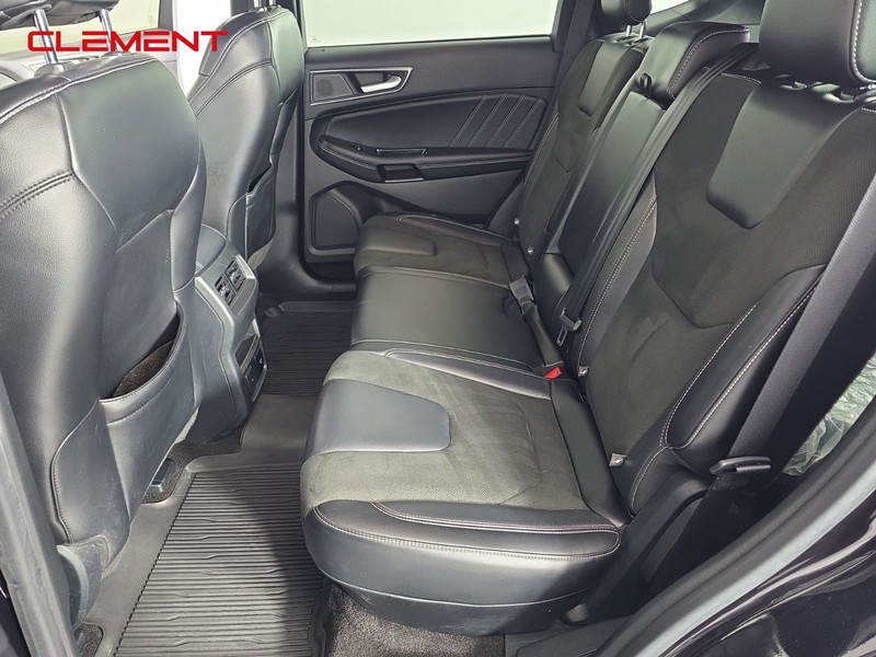 Ford Edge Vehicle Full-screen Gallery Image 30