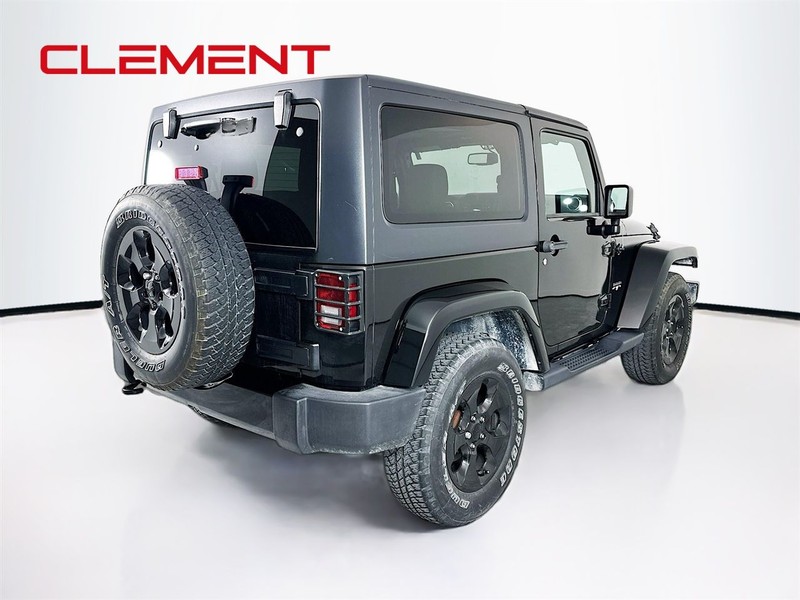 Jeep Wrangler JK Vehicle Full-screen Gallery Image 4