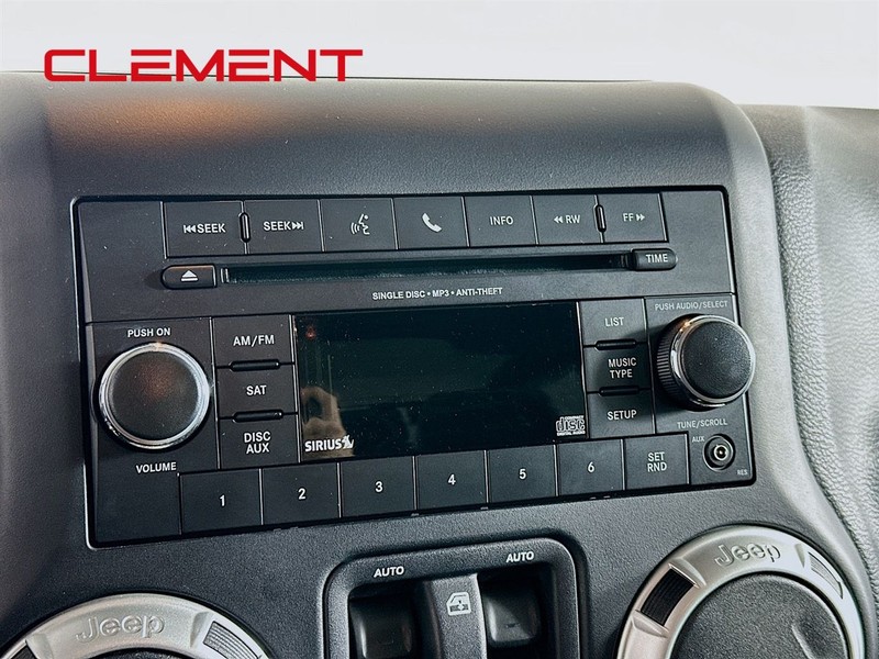 Jeep Wrangler JK Vehicle Full-screen Gallery Image 14