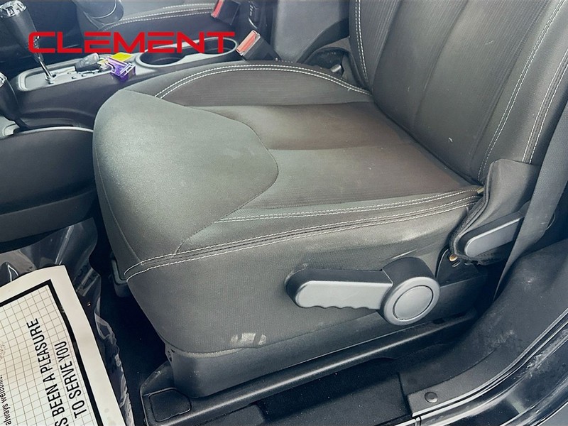 Jeep Wrangler JK Vehicle Full-screen Gallery Image 19