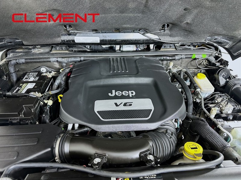 Jeep Wrangler JK Vehicle Full-screen Gallery Image 29