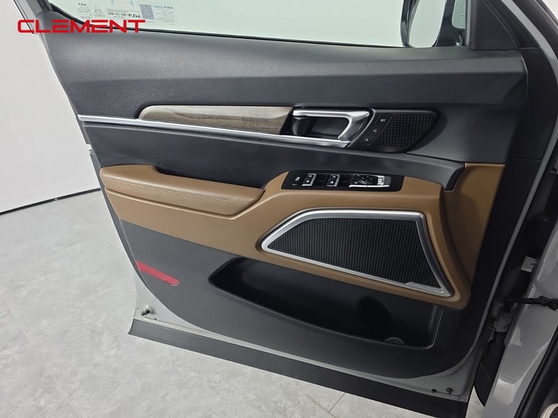 Kia Telluride Vehicle Full-screen Gallery Image 28