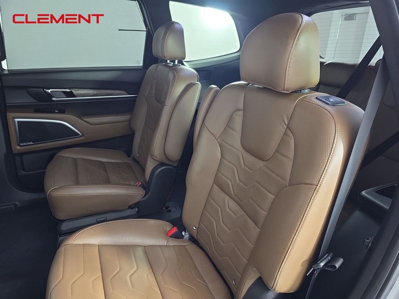 Kia Telluride Vehicle Full-screen Gallery Image 33