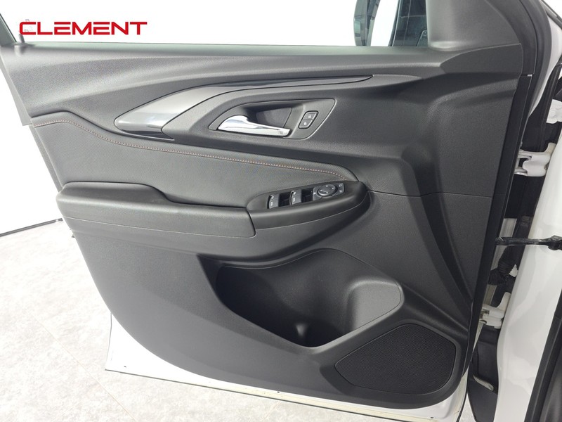 Chevrolet Trailblazer Vehicle Full-screen Gallery Image 23