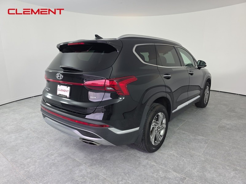 Hyundai Santa Fe Vehicle Full-screen Gallery Image 6