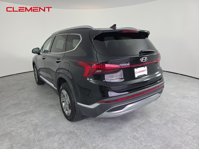 Hyundai Santa Fe Vehicle Full-screen Gallery Image 8