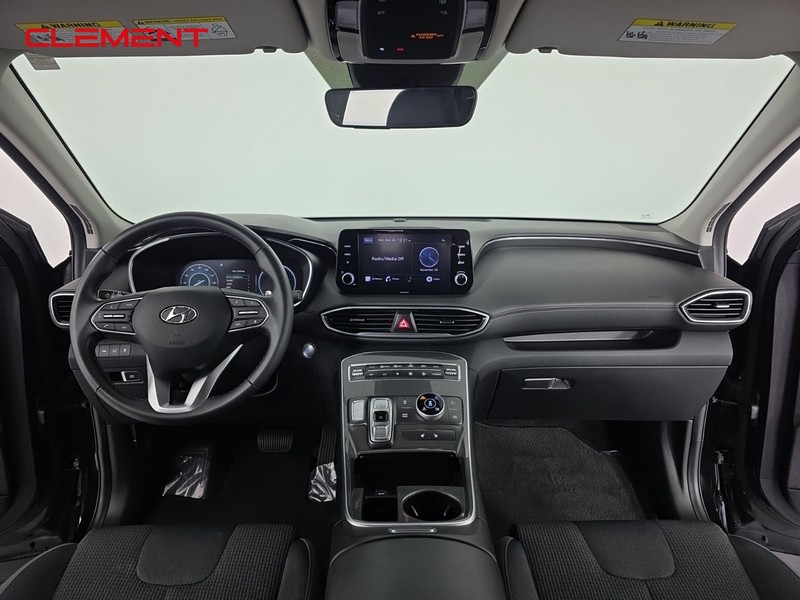 Hyundai Santa Fe Vehicle Full-screen Gallery Image 10