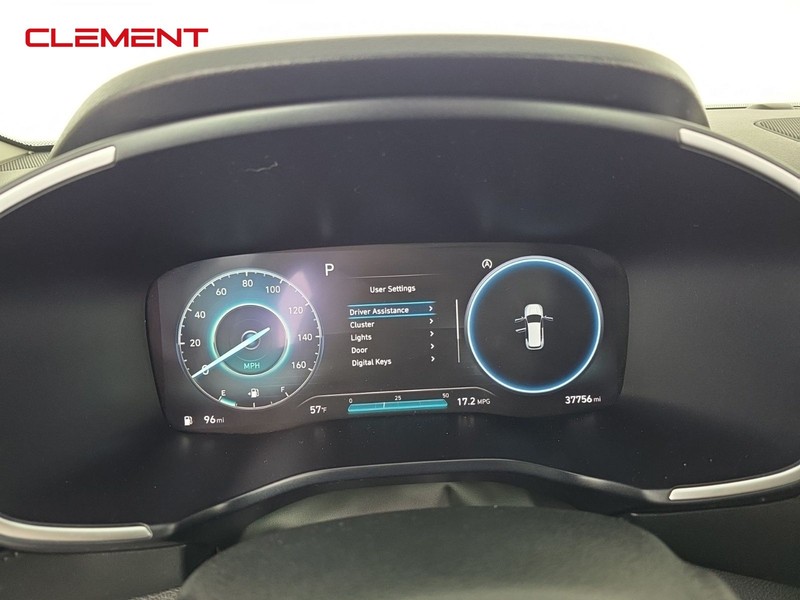 Hyundai Santa Fe Vehicle Full-screen Gallery Image 15