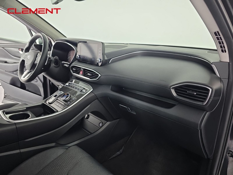 Hyundai Santa Fe Vehicle Full-screen Gallery Image 28