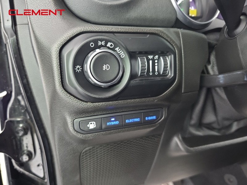 Jeep Wrangler Vehicle Full-screen Gallery Image 12