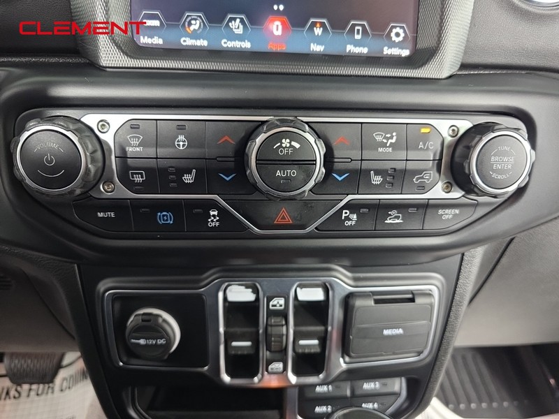 Jeep Wrangler Vehicle Full-screen Gallery Image 22