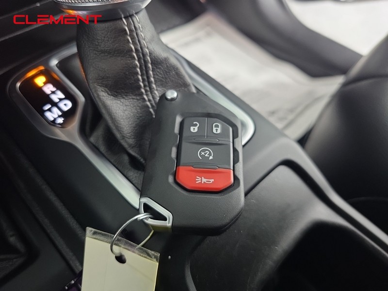 Jeep Wrangler Vehicle Full-screen Gallery Image 24