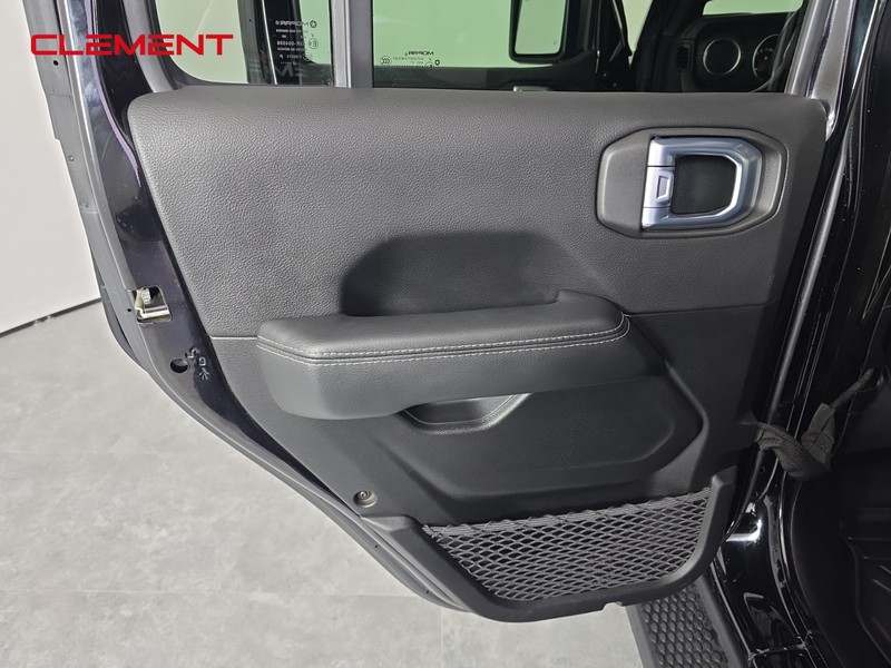 Jeep Wrangler Vehicle Full-screen Gallery Image 28