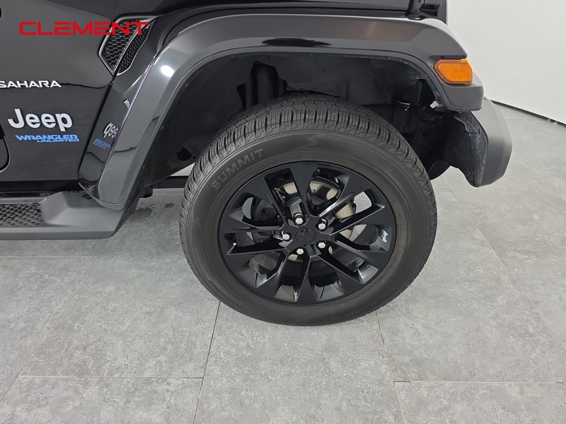 Jeep Wrangler Vehicle Full-screen Gallery Image 34